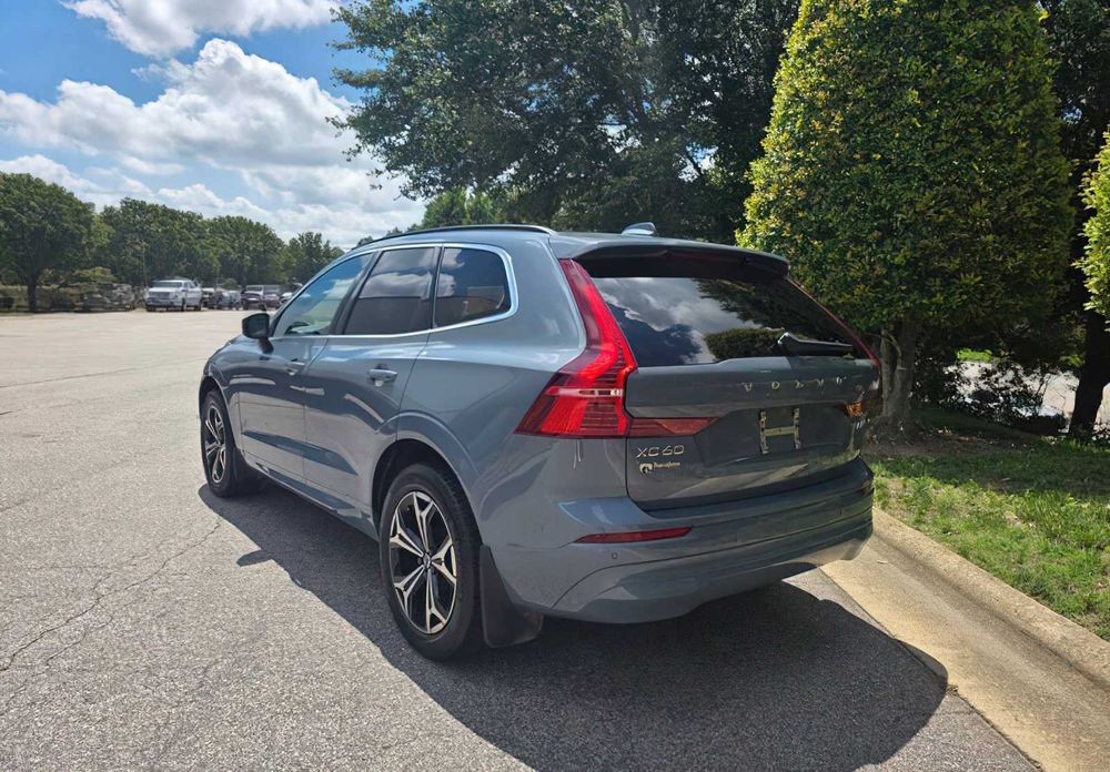 Volvo XC60 B5 Momentum      2022