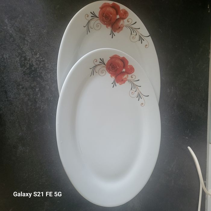Dwa półmiski porcelanowe