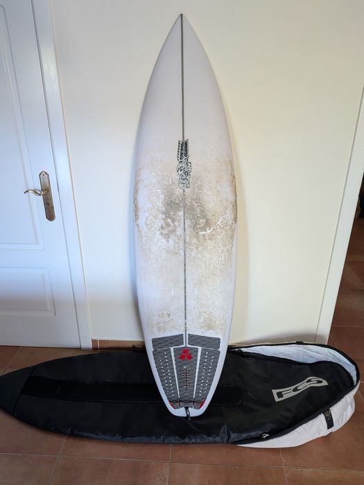 Prancha Surf JS Xero Gravity 6'1" com quilhas e mala