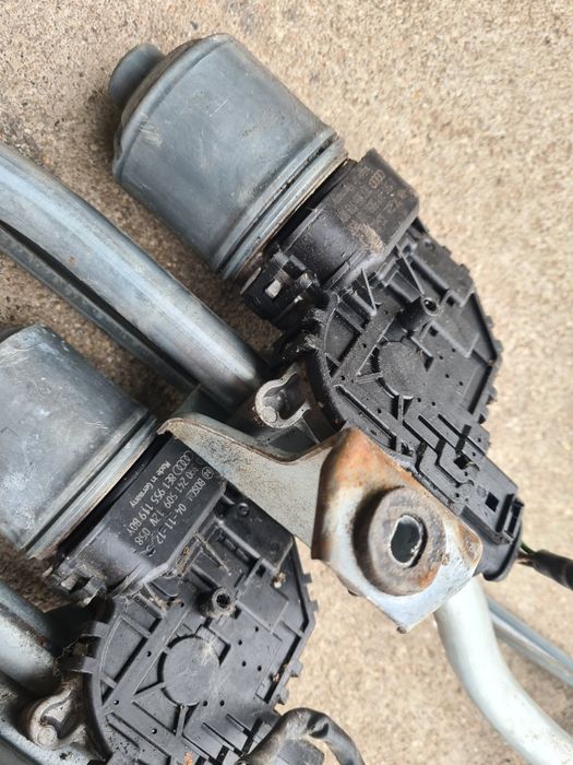 MECHANIZM wycieraczek przód silniczek przedni AUDI A4 B6 B7 Europa