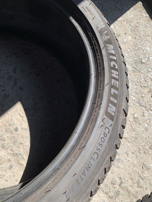 шини б/у  255/40 R20 Michelin Cross Climate 2