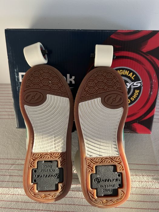 Tenis Reebok Hellys novos