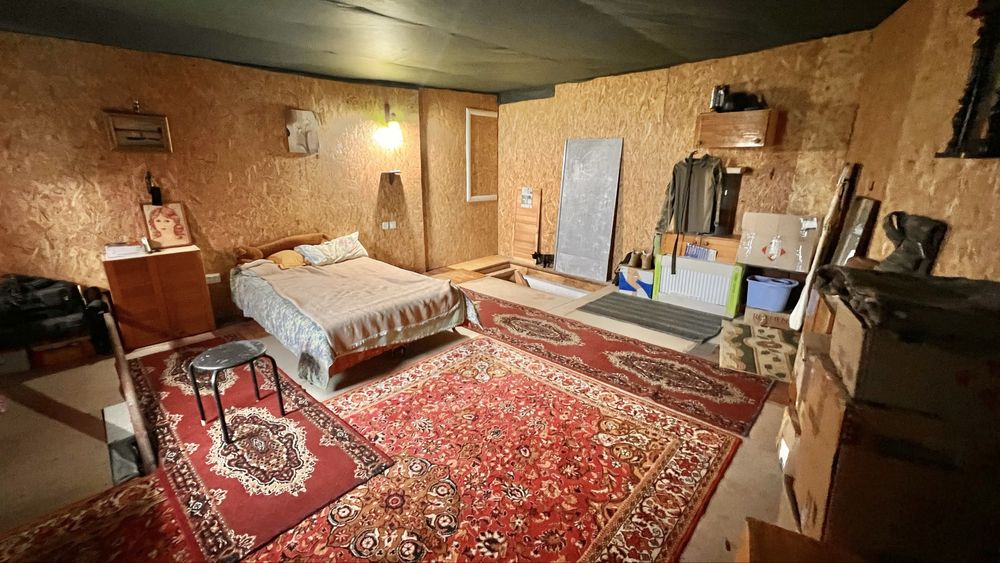 Продається двоповерхова квартира Леваневців,Приватному секторі Ліски