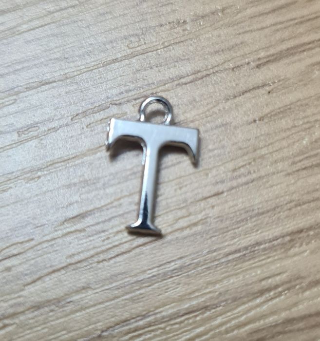 Zawieszka wisiorek literka T