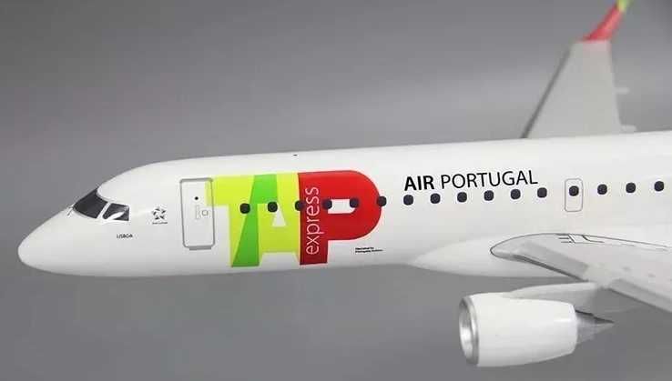 Avião de coleção TAP EXPRESS Embraer ERJ 195 1/100 com 37,2 cm