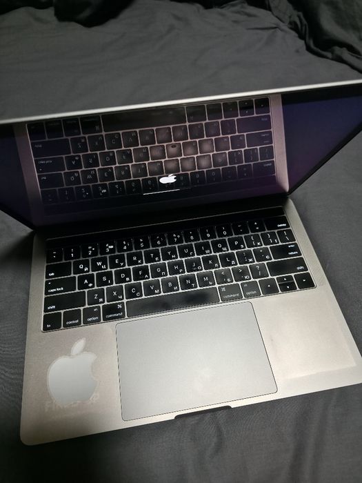 Macbook Pro 2016 i5/8gb/touchbar