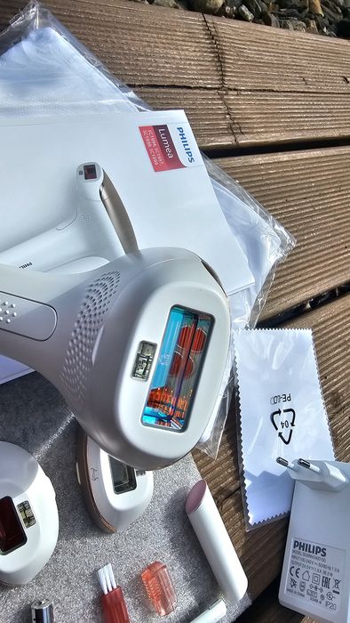 Depilator IPL Philips Lumea 7000