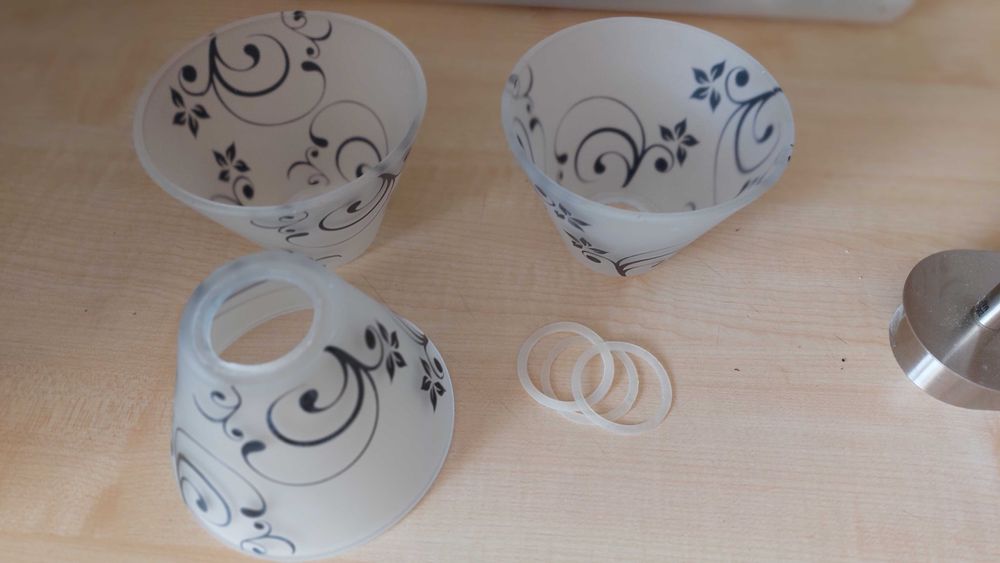 kinkiety komplet 2 i 3 światła i 8 nowych nieużywanych żarówek.