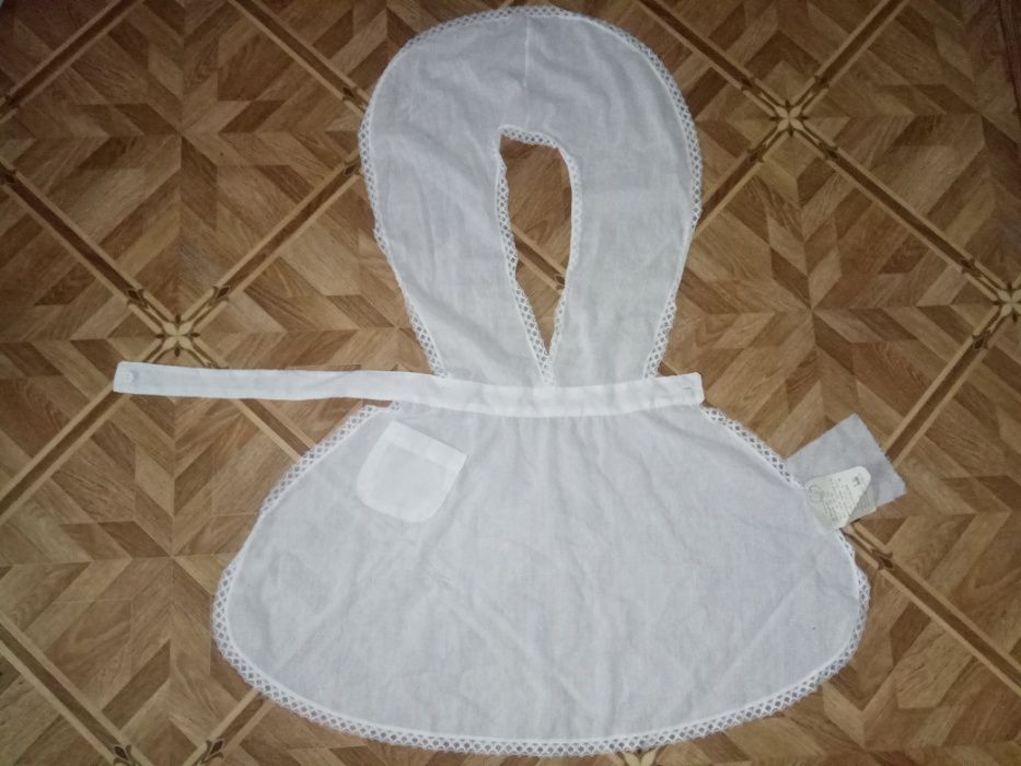Продам фартуки новые школьные белые нарядные СССР