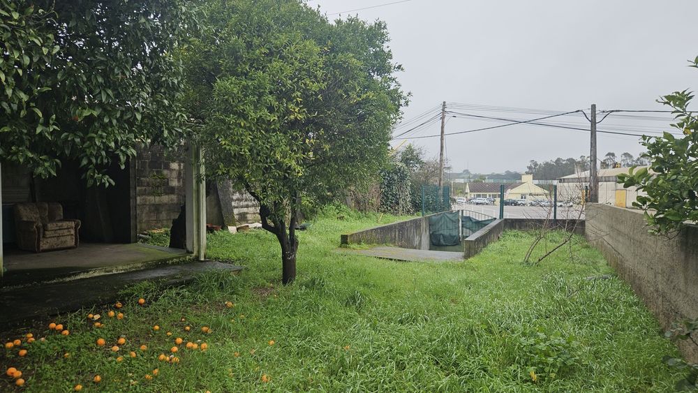 Moradia V3 com terreno.