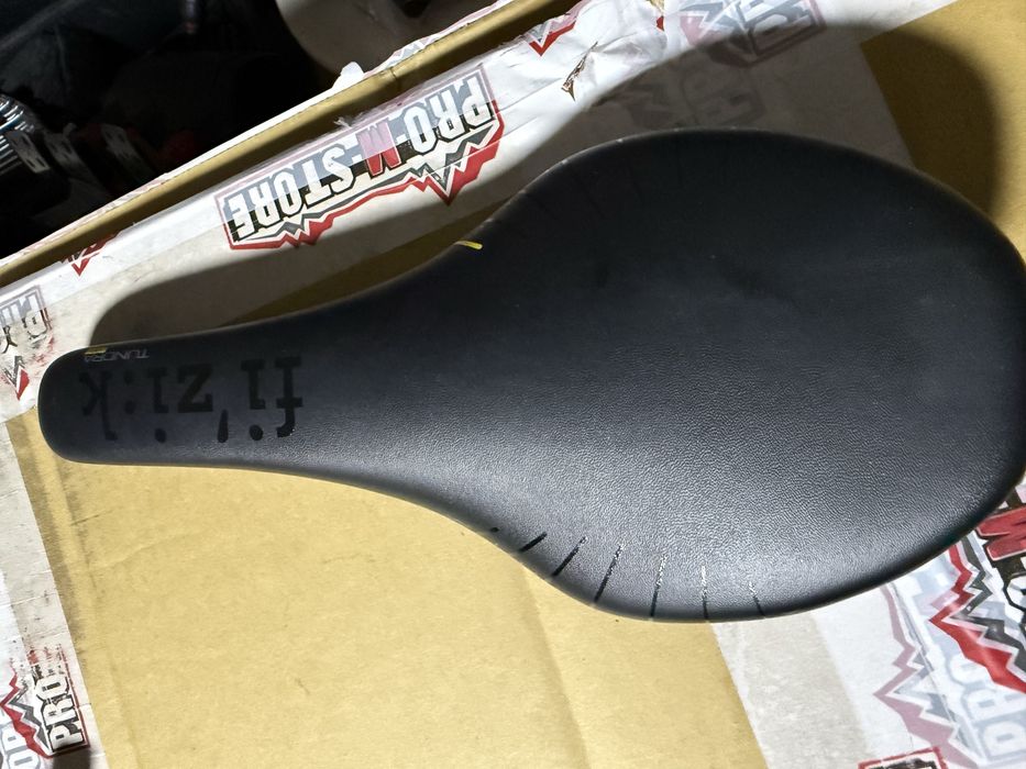 Selim carbono fizik tundra 00