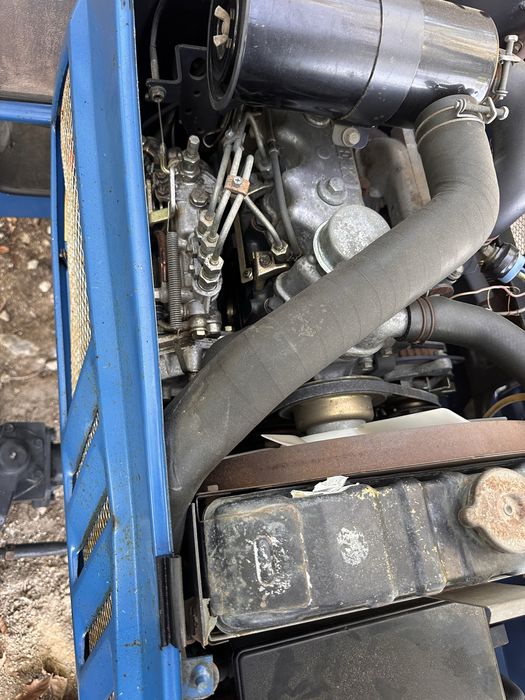 Trator Iseki Landhope 22 CV com fresa