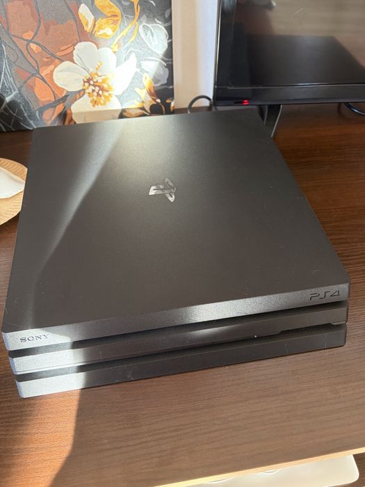 Konsola PS4 Pro 1TB soft 10.5 możliwy jailbreak GOLDHEN