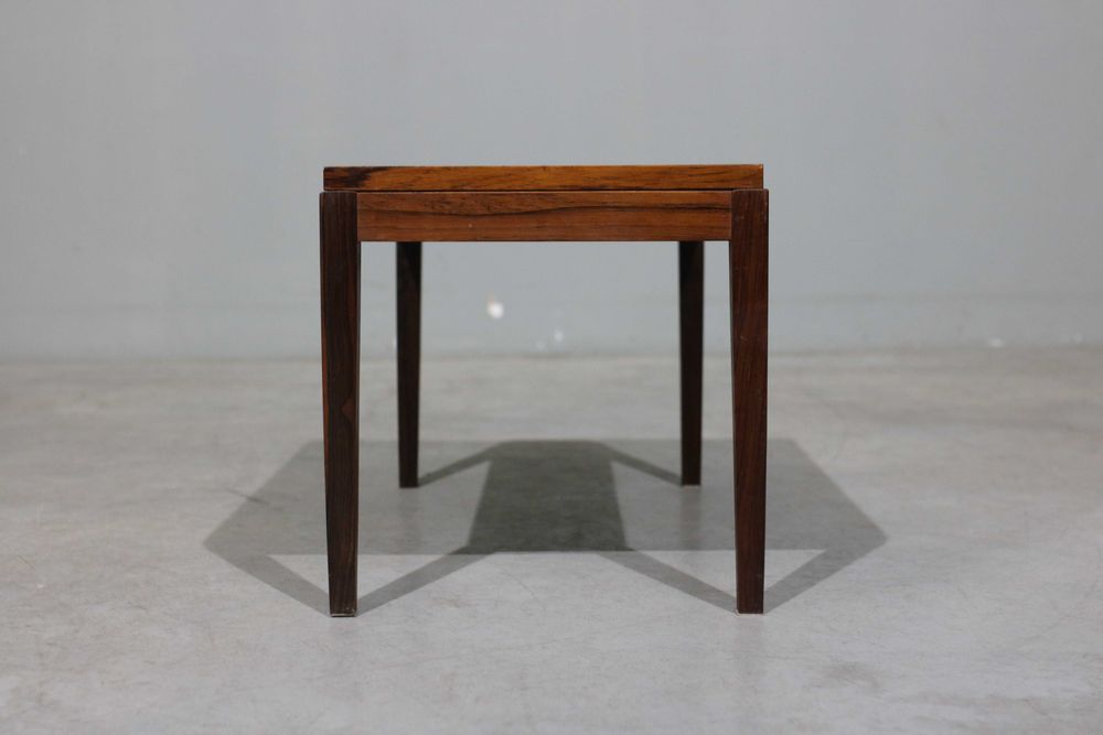 Mesinha de apoio em pau santo | Nordic Design