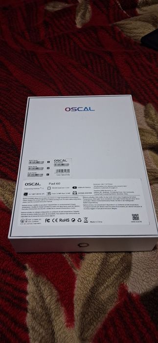 Планшет Oscal завис на включенії