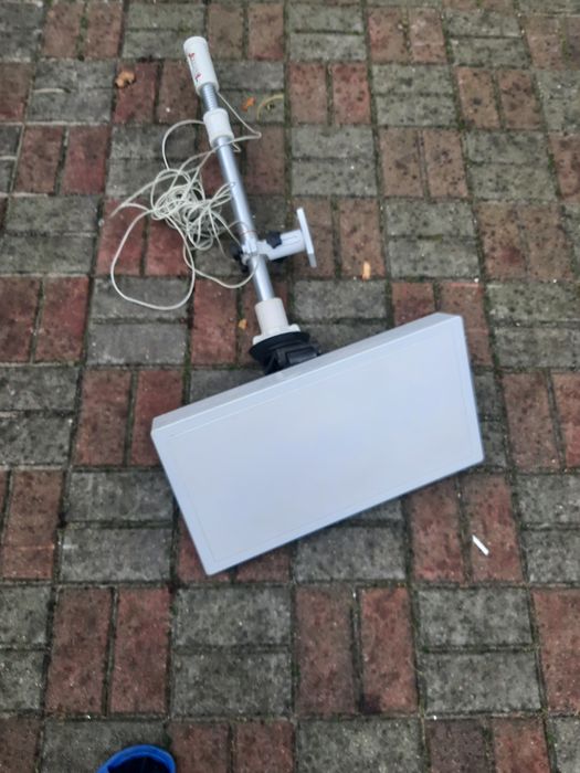 Antena satelitarna