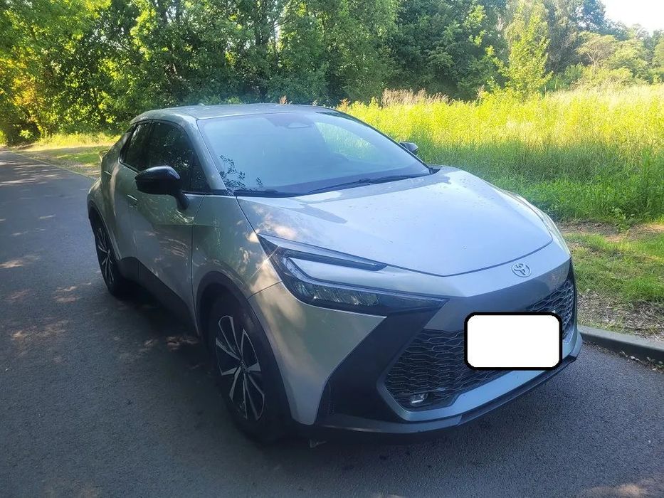 Toyota C-HR 1.8 Hybryda 140 KM 13 tys km!