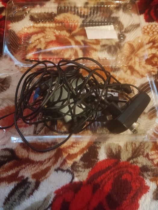 Зарядні пристрої  ціна за все