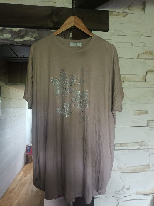 Piękna nowa koszulka t-shirt beżowa ze srebrną aplikacją