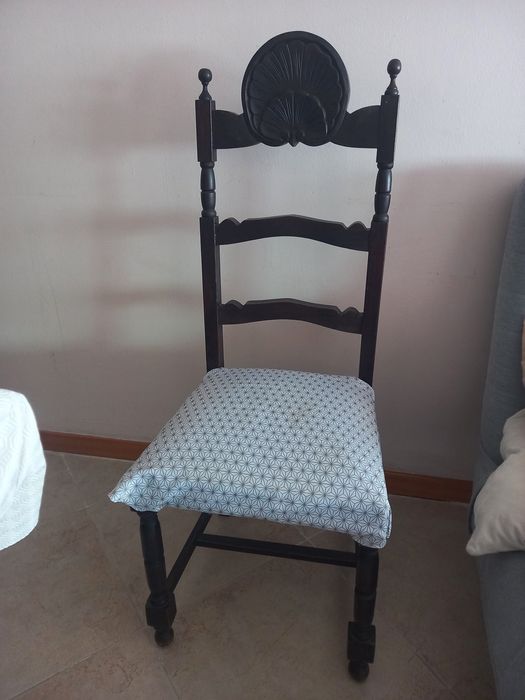 Mesa madeira 8 cadeiras