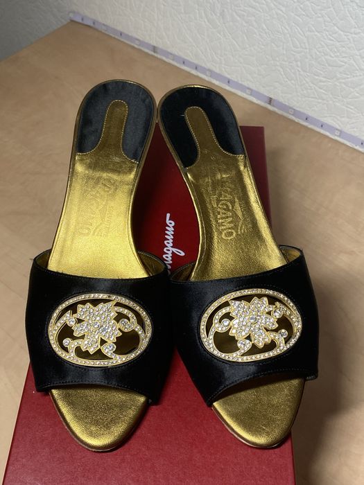 Salvatore ferragamo босоніжки оригінал