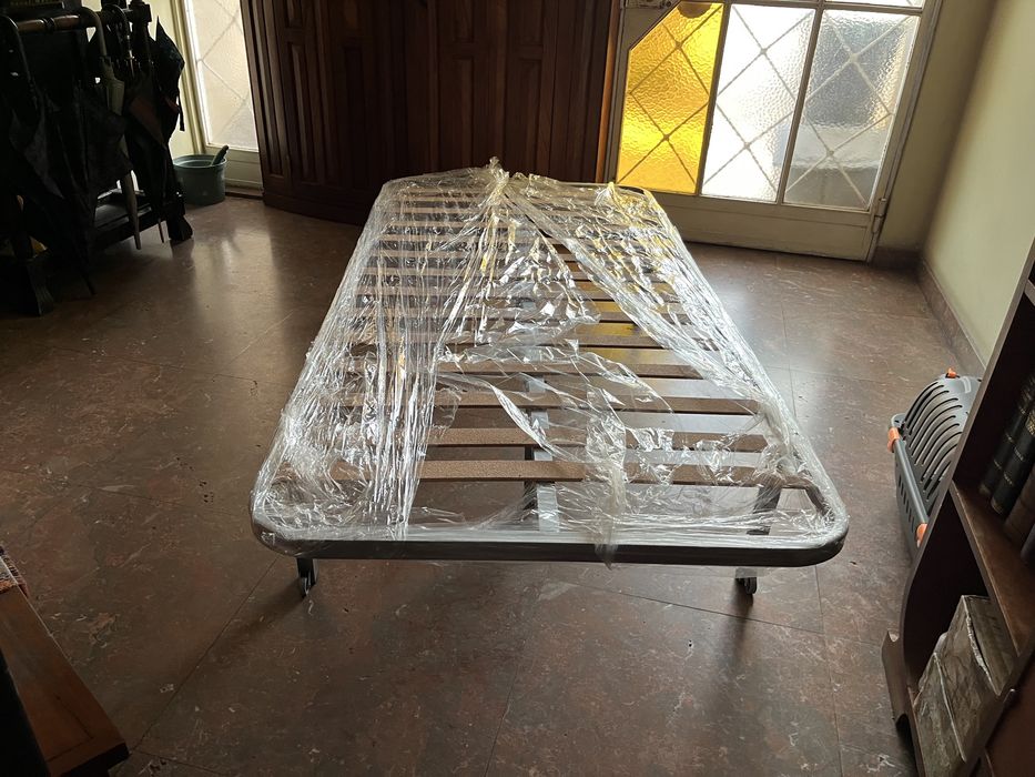 Estrado/base de cama de solteiro