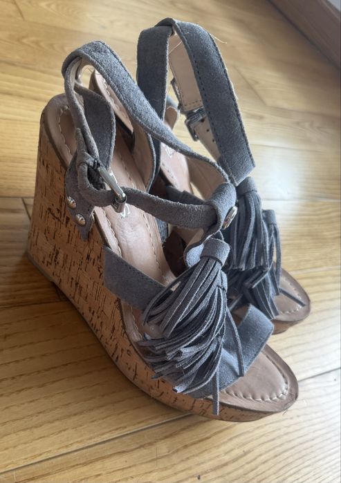 Nowe, oryginalne buty na koturnie Guess 37 okazja