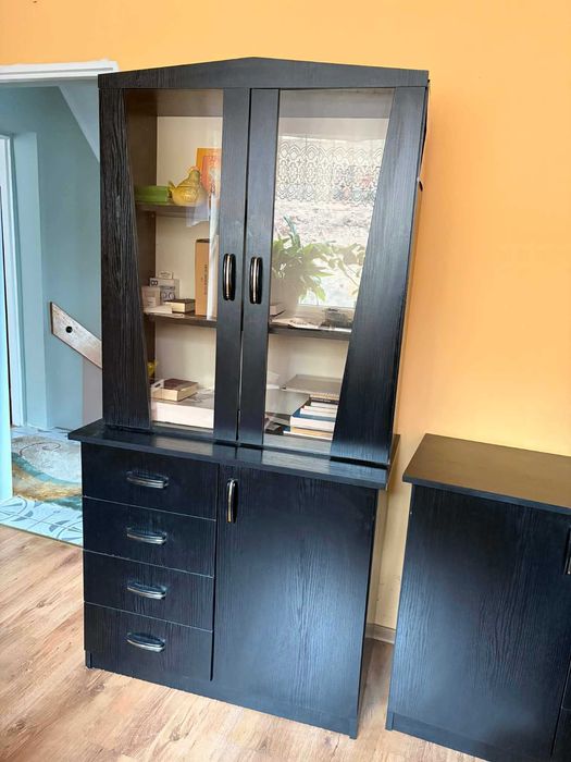 Sprzedam dwie komody oraz kredens TANIO