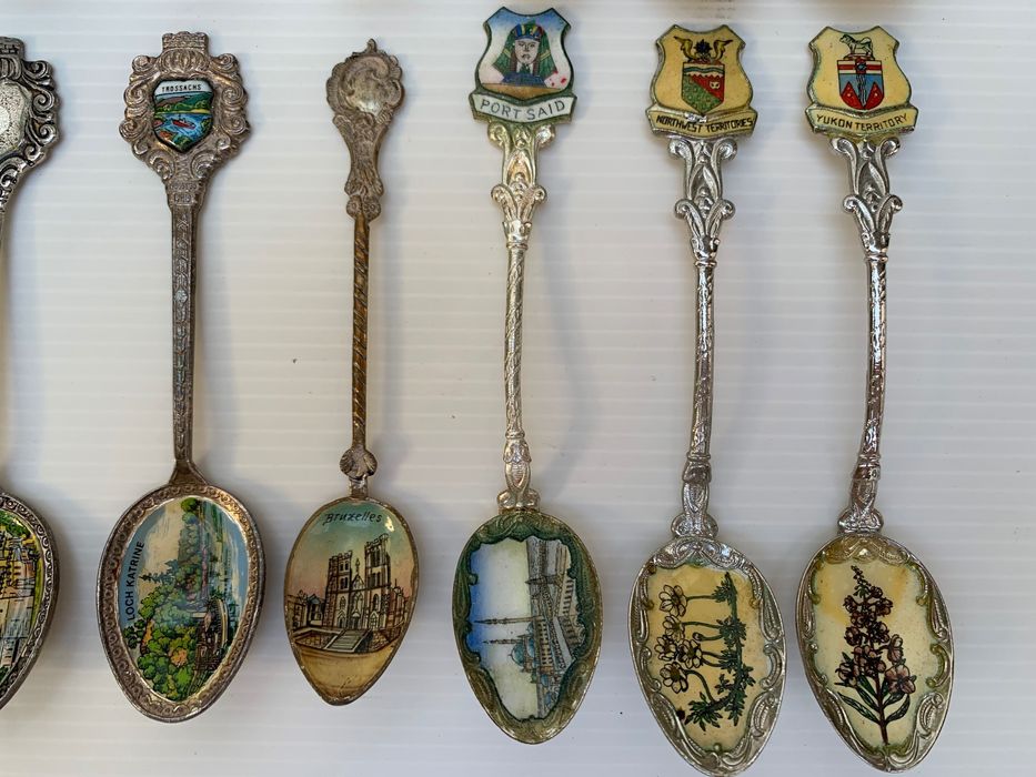 Lindas colheres de coleção ( 14 ) com esmalte , Lembrança , Souvenir