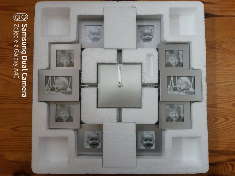 Zegar z ramkami na zdjęcia