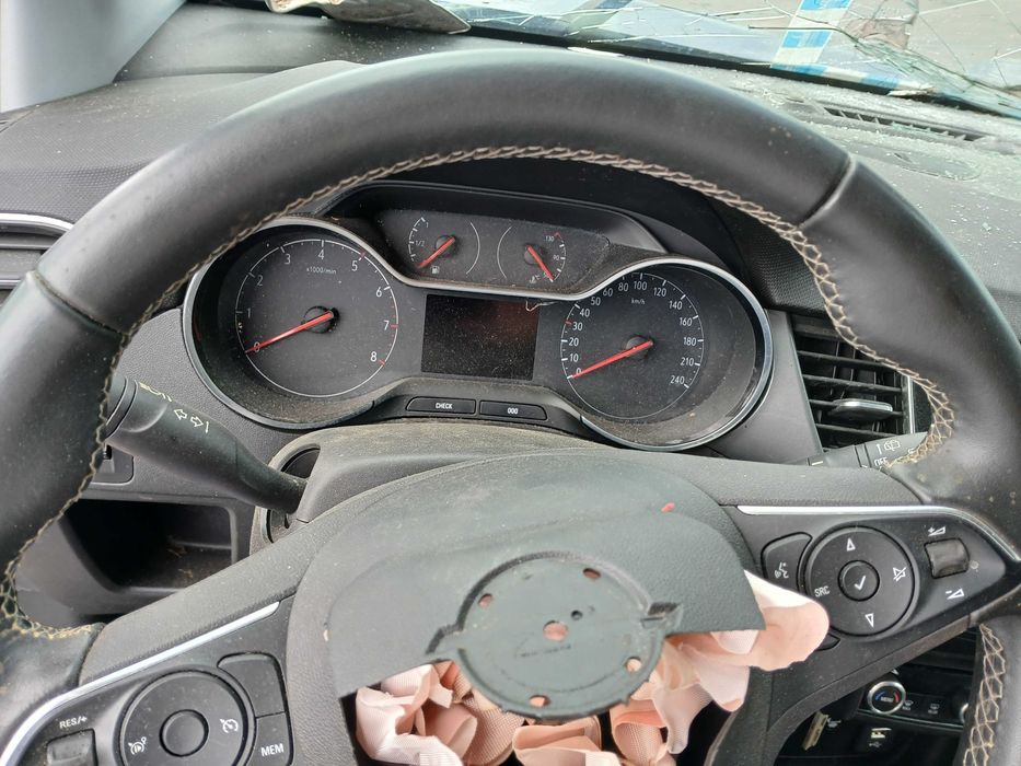 Opel Crossland 1,2 benzyna, 32 tyś/km