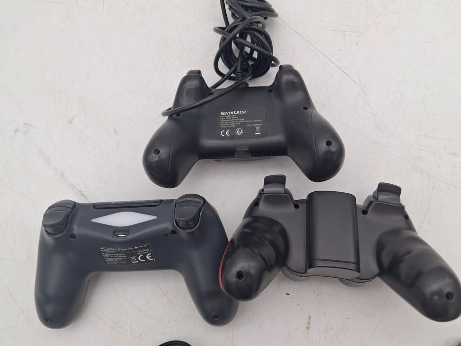 Konsola Sony PlayStation 4 slim 1 TB + 3 pady PS4