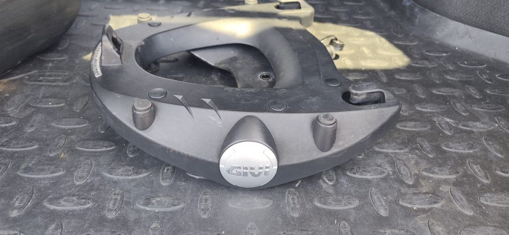Top case givi V46