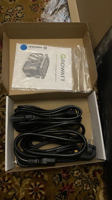Зарядна станція Growatt INFINITY 1500 PRO 2000- 4000W 1512Wh