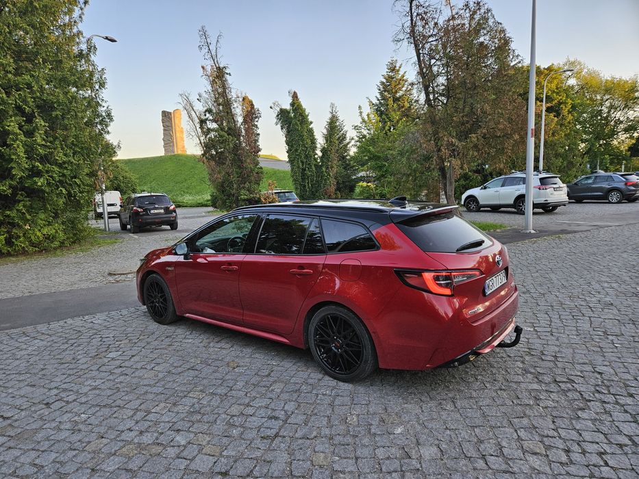 Do wynajecia Toyota Corolla 2.0 hybrid