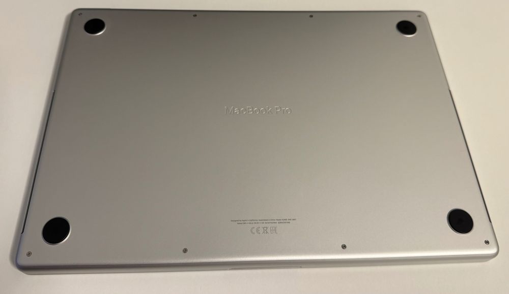 MacBook Pro 16" (2021) M1 Pro, RAM 16GB, SSD 512GB, com caixa