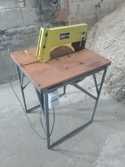 Mała krajzega stołowa