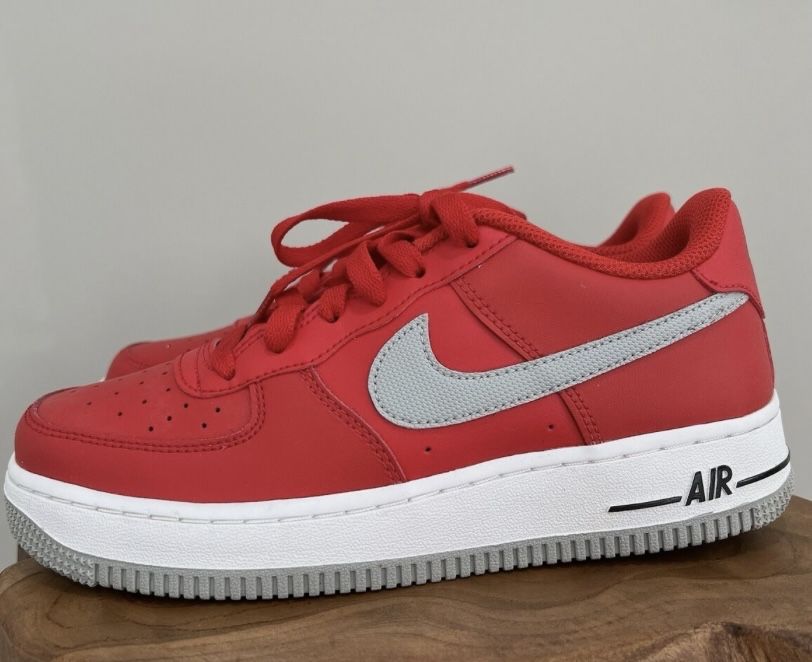 Оригинальные кроссовки NIKE