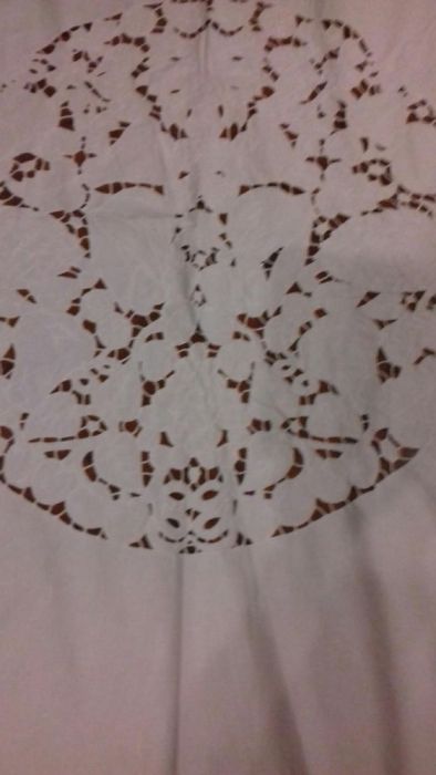 Embroidered Tablecloth425814148881459203
