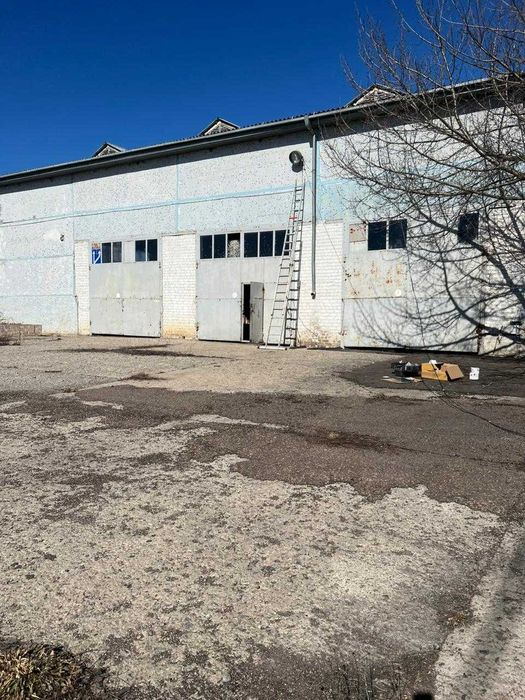 Здається база промислового підприємства