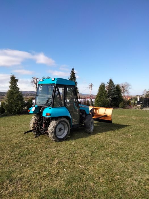 Pronar MTZ 320 z pługiem śnieżnym