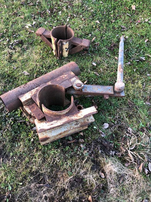 klamra zaciskowa do wkręcania rury osonowej