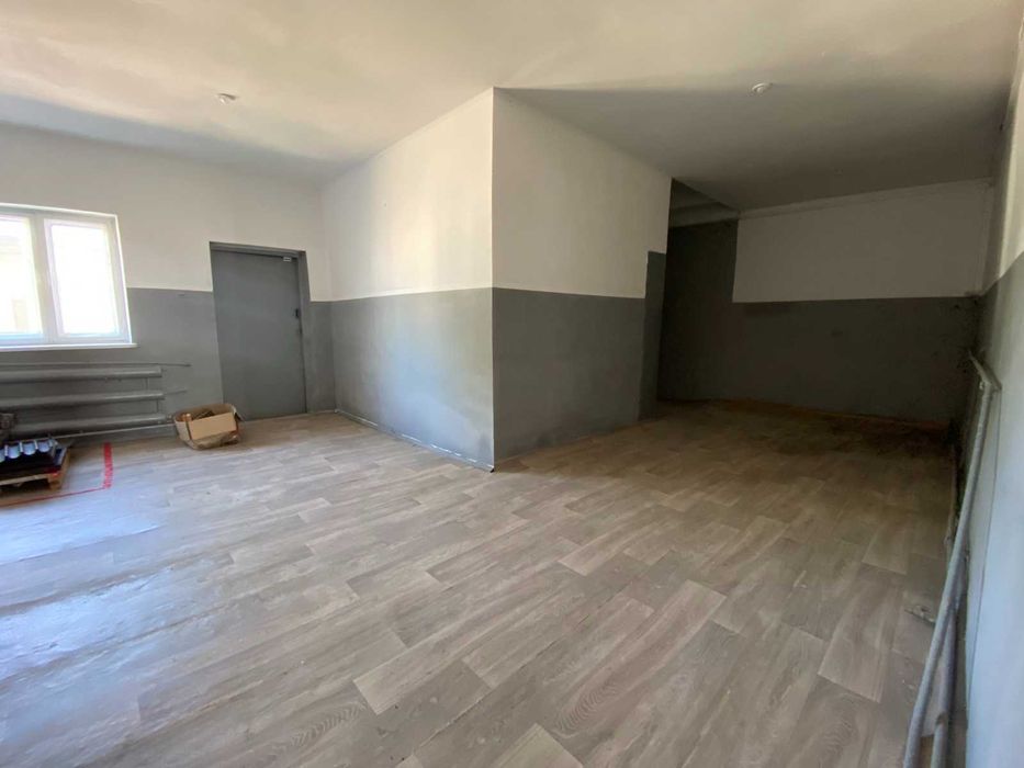 Продаж приміщення вільного призначення в місті Ладижин