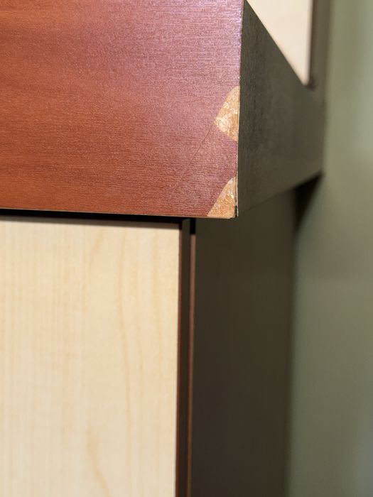 Меблі у спальню (стіл, ліжко, тумба)