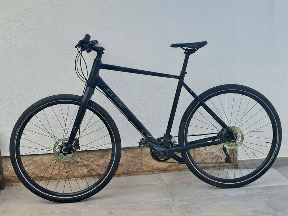 Bicicleta Cube Travel roda 28 3x10 XT