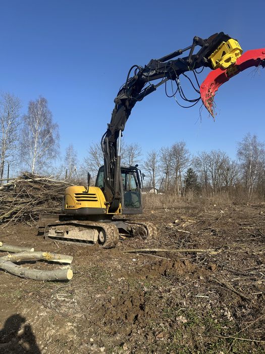 Wycinka drzew krzewów mulczer leśny na nasypach rowach melioracyjnych