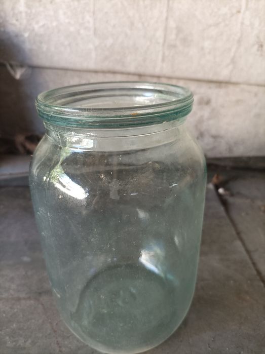 Банки.  литровые,трехлитровые