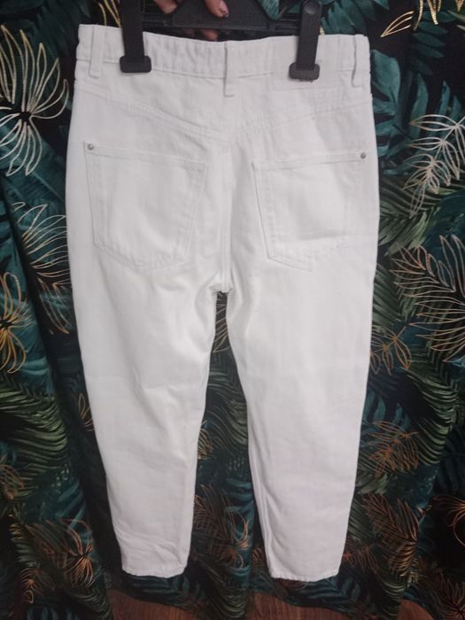 Białe spodnie mom fit 34