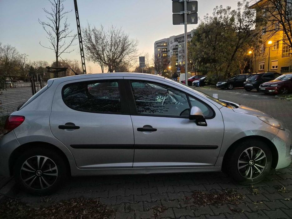 Peugeot 207