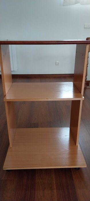 Móvel para computador e/ou aparelhagem